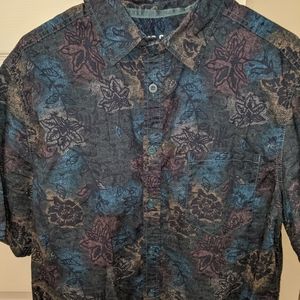 Short sleeve button down